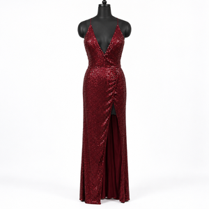 Robe de soirée glamour en sequins bordeaux profond, col en V plongeant |   Robe de soirée moulante sans manches, froncée, à encolure croisée, fendue, longueur ras du sol - Product Image 1
