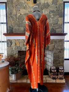 Kaftan en rayonne Shibori Bleach Tie Dye, couleur orange brique, grande taille, robe de plage et de détente - Product Image 2