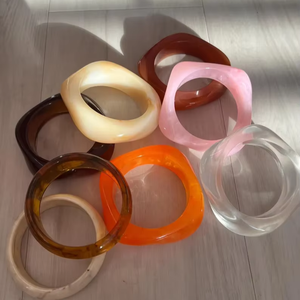 Nuevo Conjunto de Brazaletes de Resina Acrílica Vintage para Mujer, Joyería Coreana, Brazaletes, Pulseras, Dijes Cristianos, por AFZA ENTERPRISES - Product Image 1