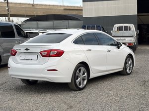 Cruze Sedán 2017, 5 Asientos, Faros LED, Neumáticos R17, Volante a la Izquierda, Gasolina, Color Blanco - Product Image 2
