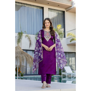 Nouvelle arrivée de vêtements indiens de créateurs : ensemble Kurti 3 pièces en coton Chanderi avec broderies, Kurti et Dupatta. - Product Image 1