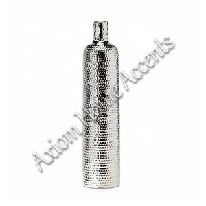 Vase en métal chic avec élégance moderne fabriqué à la main par Axiom Home Accents Glaçure transparente unique et élégante pour la décoration intérieure - Product Image 1