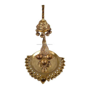 Diya paon en laiton pour décoration de table - Product Image 4