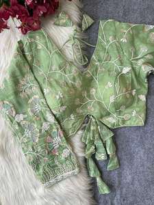 Blouse en soie prête à porter, entièrement brodée, avec de magnifiques motifs fantaisie et des perles, de style créateur. - Product Image 6