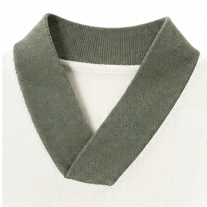 Suéter de punto color crema para hombre con cuello en V verde oliva y rayas en las mangas, corte regular, estilo pullover, para otoño, 100% acrílico - Product Image 3
