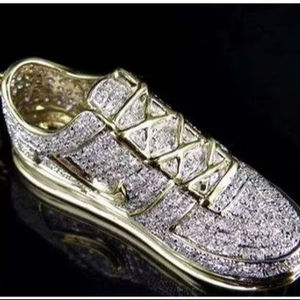 จี้และเครื่องประดับรูปรองเท้าทรงฮิปฮอปแฟชั่นสำหรับคนรักกีฬา ทำจากเงินแท้ 925 ชุบทอง 14K ประดับด้วยมอยส์ซาไนต์ - Product Image 1