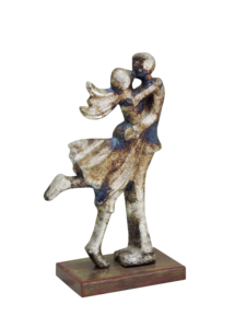 Escultura Artesanal de Pareja Bailando en Aluminio - Estatua Abstracta de Amantes Románticos sobre Base de Madera - Regalo Moderno para Aniversario o Boda - Product Image 3