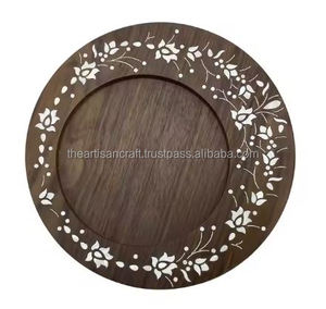 Bandeja Redonda de Madera de Acacia Hecha a Mano con un Hermoso Diseño, Duradera y Moderna, para Servir Postres, Artesanía para Eid, Ramadán y Otros Festivales - Product Image 4