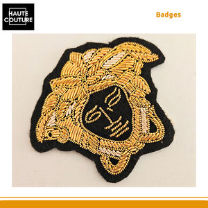 Insignias Bordadas a Mano Personalizables con Diseño de Cara de Medusa, Tamaño 5 x 5 cm, Hechas a Mano por un Proveedor de Origen de la India con la Mejor Calificación - Product Image 4