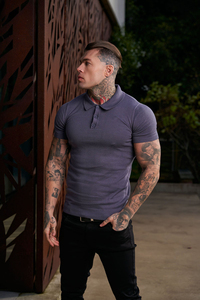 เสื้อโปโลผู้ชายทรงเข้ารูปสีม่วงแขนสั้นผ้าถักสีพื้นสวมใส่สบายๆ - Product Image 6