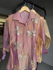 Ensemble haut et palazzo en soie Salsa de qualité supérieure pour femme, avec shrug orné de motifs de créateur, bas assorti et tenue de soirée ethnique moderne - Product Image 6
