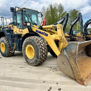 Oferta Especial: Cargadora de Ruedas Komatsu WA380 de 5 Toneladas, Tracción en las Cuatro Ruedas, Motor Potente Komatsu de 142kw, Usada - Product Image 4