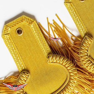 Epaulettes de Tela Roja y Flecos de Hilo Dorado, Bordados a Mano, Ecológicos, Estilo Napoleónico, Personalizables, Vintage Francés, para Desfiles y Ceremonias - Product Image 3