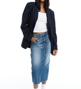 Falda midi de mezclilla de algodón para mujer, cintura alta, corte recto, lavado desgastado, dobladillo deshilachado, estilo casual para oficina - Product Image 1