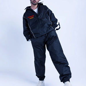 Ensemble de survêtement pour homme en polyester et nylon imperméable et léger, coupe-vent d'extérieur au design unique avec bande latérale - Product Image 1