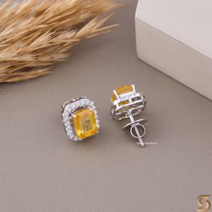 Boucles d'oreilles clous halo en or massif 14 carats avec CZ jaune taille émeraude, bijoux élégants et étincelants pour femme, style cadeau intemporel - Product Image 4