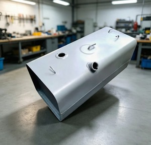 Nuevo Tanque de Combustible Diésel para Camiones Estilo Isuzu de Tipo Oriental con Construcción de Alta Calidad - Product Image 1