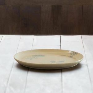 Elegante Piatto da Cena Rotondo in Ceramica Stampata Bianco Sporco, Diametro 25 cm, per Ogni Pasto - Product Image 4