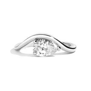Anillos apilables curvos de oro macizo de 14k con diamante de laboratorio de 1.5 quilates en forma de pera, con engaste de garra decorativo y bandas solitarias onduladas para mujer, al por mayor - Product Image 3