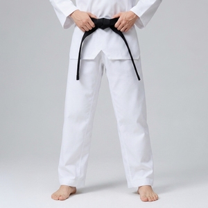 Uniforme de taekwondo de haute qualité, conçu avec un tissu léger et respirant, des coutures solides et une coupe confortable pour l'entraînement. - Product Image 4