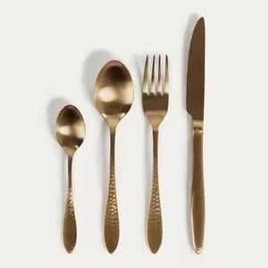 Ensemble de couverts en laiton doré moderne, collection de vaisselle design, ustensiles de table haut de gamme pour restaurant - Product Image 1