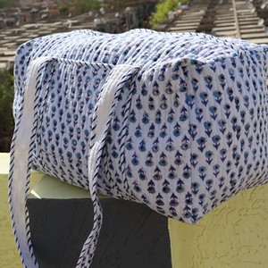 Cotton Duffle Tote Bag Quilted Floral Print Large Capacity Weekender Travel Bag Blue White Pattern Travel Handmade <b>Vintage</b> Bag - Product Image 4