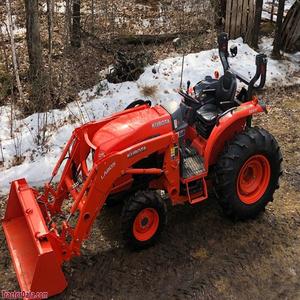 Tractor de Ruedas Kubota L4060 4WD de 42HP con Transmisión Automática, Bomba y Motor, 73 Horas de Uso, Potente Tractor Agrícola - Product Image 2