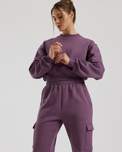 Conjunto de Sudadera Oversize Morada de Forro Polar para Mujer con Cuello Redondo, Hombros Caídos y Bolsillos Cargo, y Joggers de Color Liso para Otoño - Product Image 2