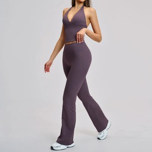 Conjunto de Yoga de 2 Piezas: Leggings Acampanados de Cintura Alta y Top Halter con Cuello en V Corto para Deporte - Product Image 5