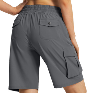 Shorts cargo pour femmes, impression de logo personnalisée, 100% coton, prix bas, vêtements de randonnée, coupe décontractée, vente en gros de shorts cargo pour femmes - Product Image 2