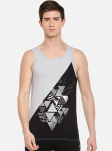 Camiseta sin mangas para hombre, gris y negra, con estampado, cuello redondo, informal, transpirable, de poliéster tejido, para deporte. - Product Image 1