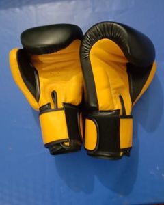 Guantes de Boxeo Personalizados con Logotipo e Impresión, Guantes de Boxeo Profesionales de Piel Sintética Hechos a Medida - Product Image 3