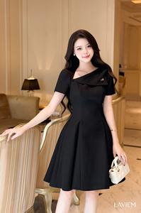 Elegante Vestido de Noche Negro con Hombros Descubiertos y Corte Evase para Mujer |   Vestido Alva con Adorno Metálico para Uso Diario |   LAVIEM - Product Image 5