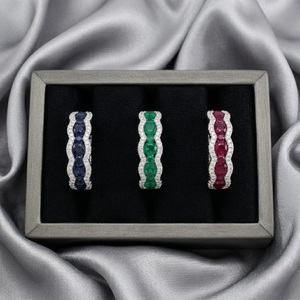 Bague unisexe en or blanc 18 carats avec saphir et diamants sertis griffe, style ethnique large et vintage, idéale pour anniversaire, fête ou mariage - Product Image 5