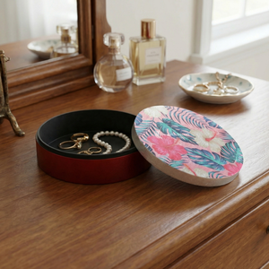 Boîte de rangement ronde à motif tropical avec finition laquée, boîte à bijoux décorative de luxe pour bagues, montres et articles de toilette - Product Image 3