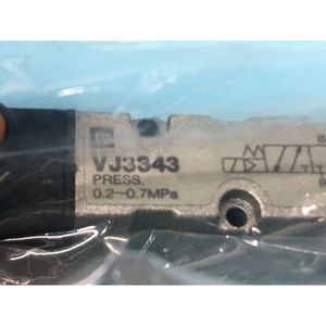 Vanne Solénoïde SMC VJ3343, Commande Directionnelle - Équipements et Pièces Semi-conducteurs Mondiaux de Confiance - Product Image 3