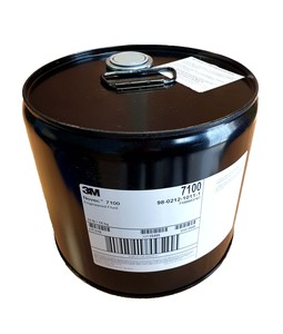 3M ™   Novec ™   Agente de limpieza y enjuague 7100 Engineered Fluid USA, base lubricante, cubeta de 1 galón/5.4 kg - Product Image 3