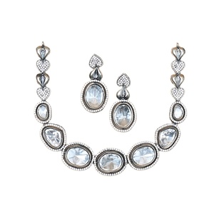 Increíble oferta en calidad asegurada Polki Floral Stud pendientes y gargantilla conjunto de collar a precio mayorista de proveedor indio - Product Image 1