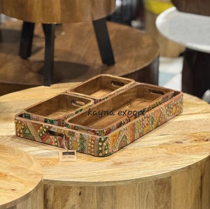 Ensemble de plateaux décoratifs en bois bohème, rectangulaires, multi-pièces, avec poignées, motif abstrait, design artisanal en bois - Product Image 2