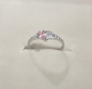 Bague en or blanc 14 carats avec deux saphirs bleus de laboratoire taille poire en forme de cœur et diamants de laboratoire, bijoux fins pour femmes - Product Image 4