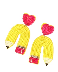 Boucles d'oreilles en forme de cœur avec broderie de perles multicolores, boucles d'oreilles de luxe pour femmes et filles, nouveau look. - Product Image 4