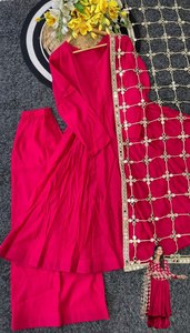 Robe indienne pakistanaise traditionnelle rouge longue jusqu'au sol avec dupatta à chaîne de perles, coupe ample pour femme, idéale pour les mariages et les fêtes - Product Image 3
