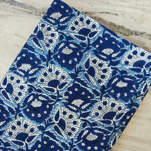 Tela de algodón estampada a mano para vestidos, tela de algodón suave, premium y ligera, proveedor mayorista para pedidos al por mayor y exportación. - Product Image 1