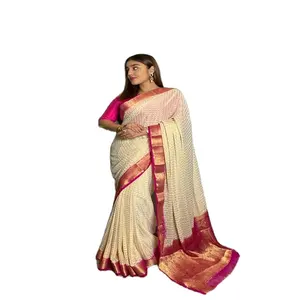 Khadi Georgette Banarasi ipek Handloom Saree kırmızı renk beyaz kontrast bluz