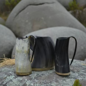 Taza Rústica de Cuerno de Búfalo Hecha a Mano, Material Premium, Textura Elegante, Artesanía Tradicional, Artículo Decorativo de Colección, Única - Product Image 1