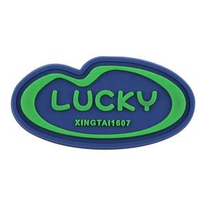 Nueva Etiqueta de Ropa de Poliéster con Logotipo 3D en Relieve Personalizado, Lavable, con Borde Cortado a Láser y Bordado para Bolsas de Ropa - Product Image 2