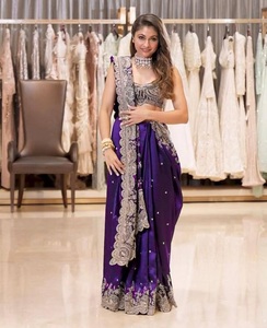 Sari indien ethnique traditionnel de créateur, brodé, pour mariage, fête et événements festifs, tenue tendance pour femme - Product Image 1