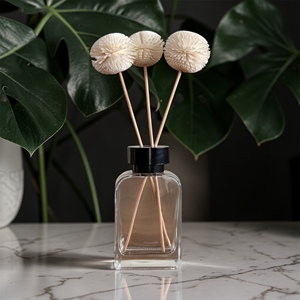 Fleur en bois de Sola VADEE, artisanale, durable, modèle VDXXX-085, plante Sesbania, type chrysanthème neige. - Product Image 4