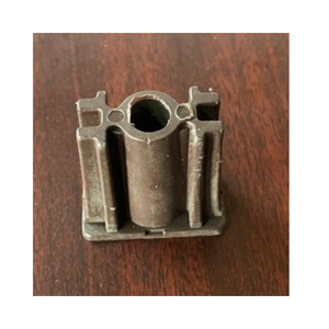 Extremos de tubo roscados de plástico para tubos cuadrados - Product Image 1