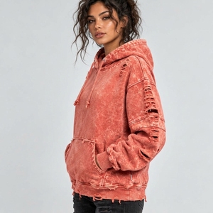 Sweats à capuche tendance pour femmes, effet usé, conçus avec des matériaux de qualité, pour un style streetwear moderne et décontracté. - Product Image 2